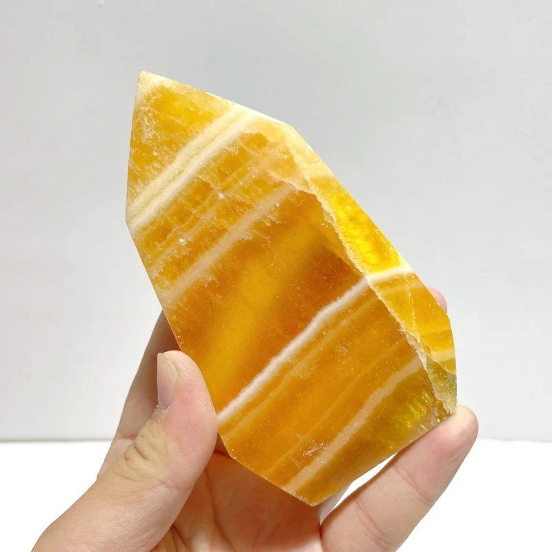 12 Pieces Yellow Calcite Arrow Head Shape - Image 5