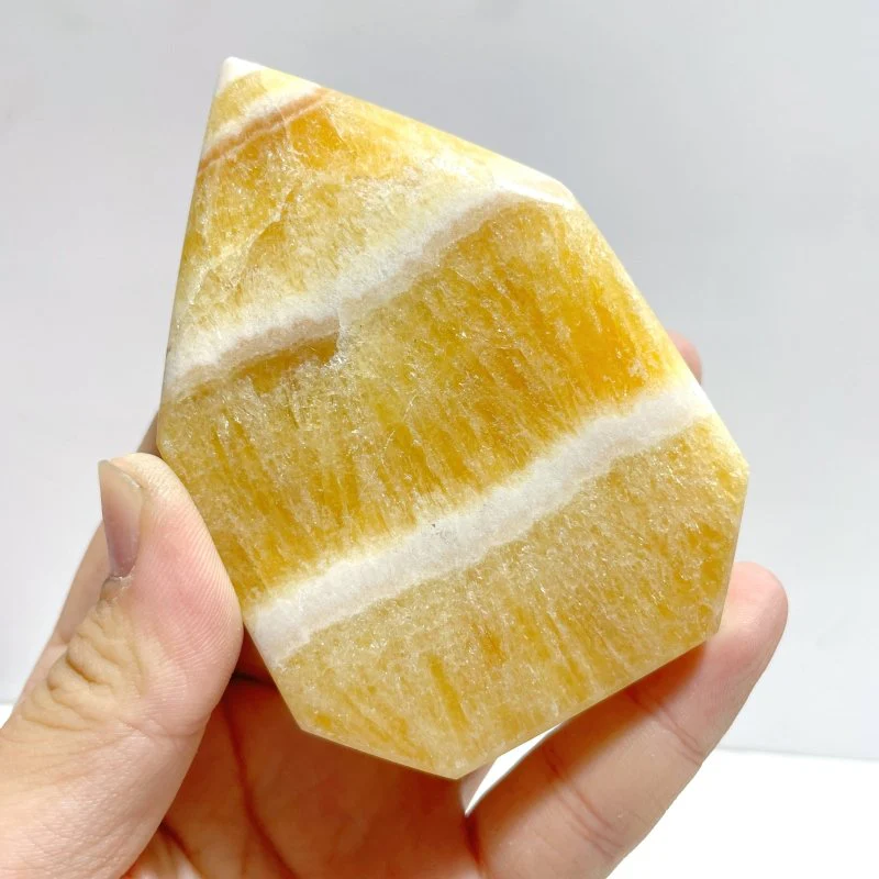 12 Pieces Yellow Calcite Arrow Head Shape - Image 8
