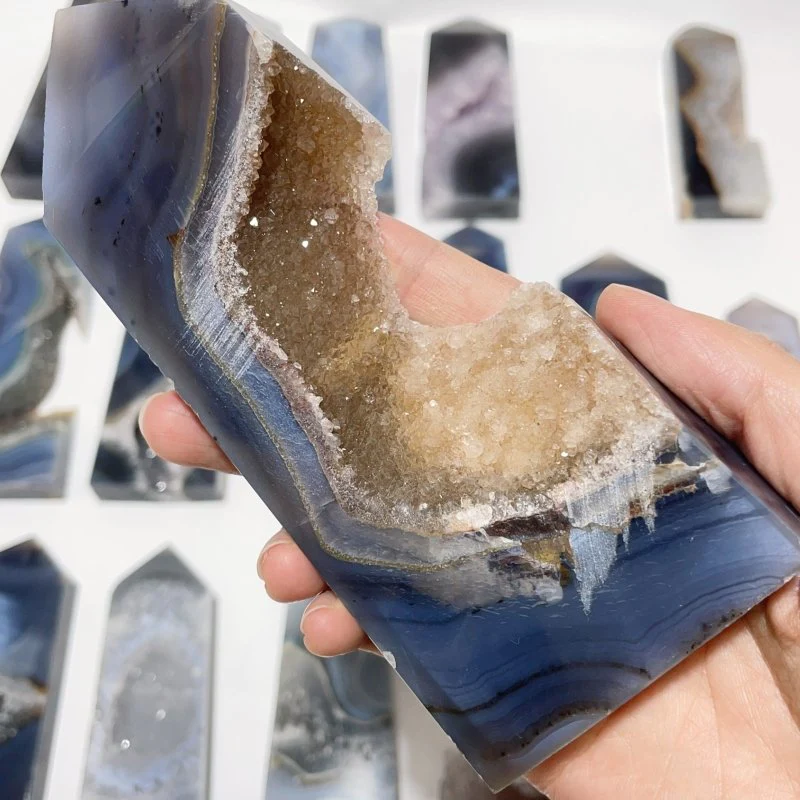 17 Pieces Large Four-sided Druzy Geode Agate Points - Image 2