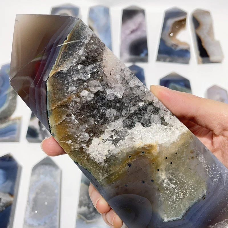 17 Pieces Large Four-sided Druzy Geode Agate Points - Image 3