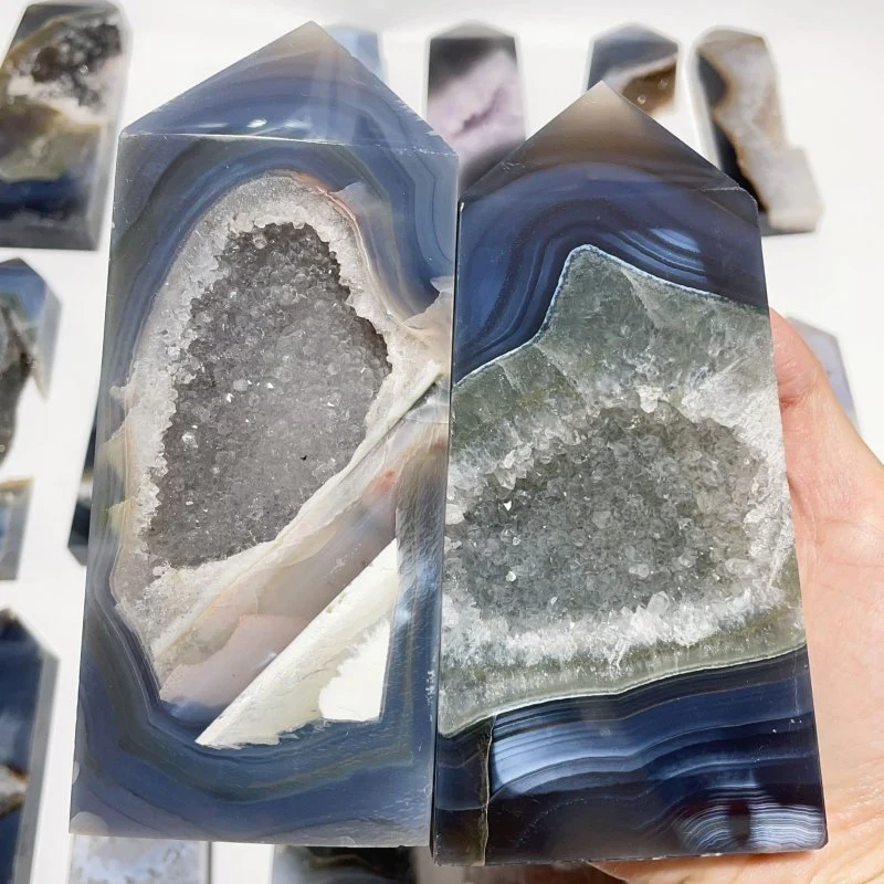 17 Pieces Large Four-sided Druzy Geode Agate Points - Image 5