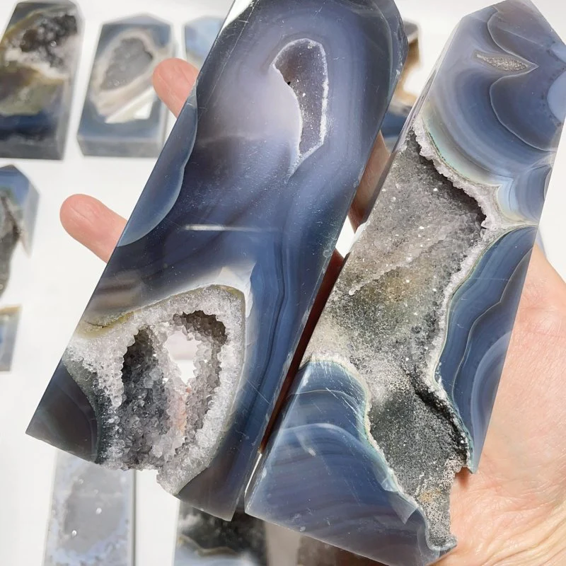 17 Pieces Large Four-sided Druzy Geode Agate Points - Image 9
