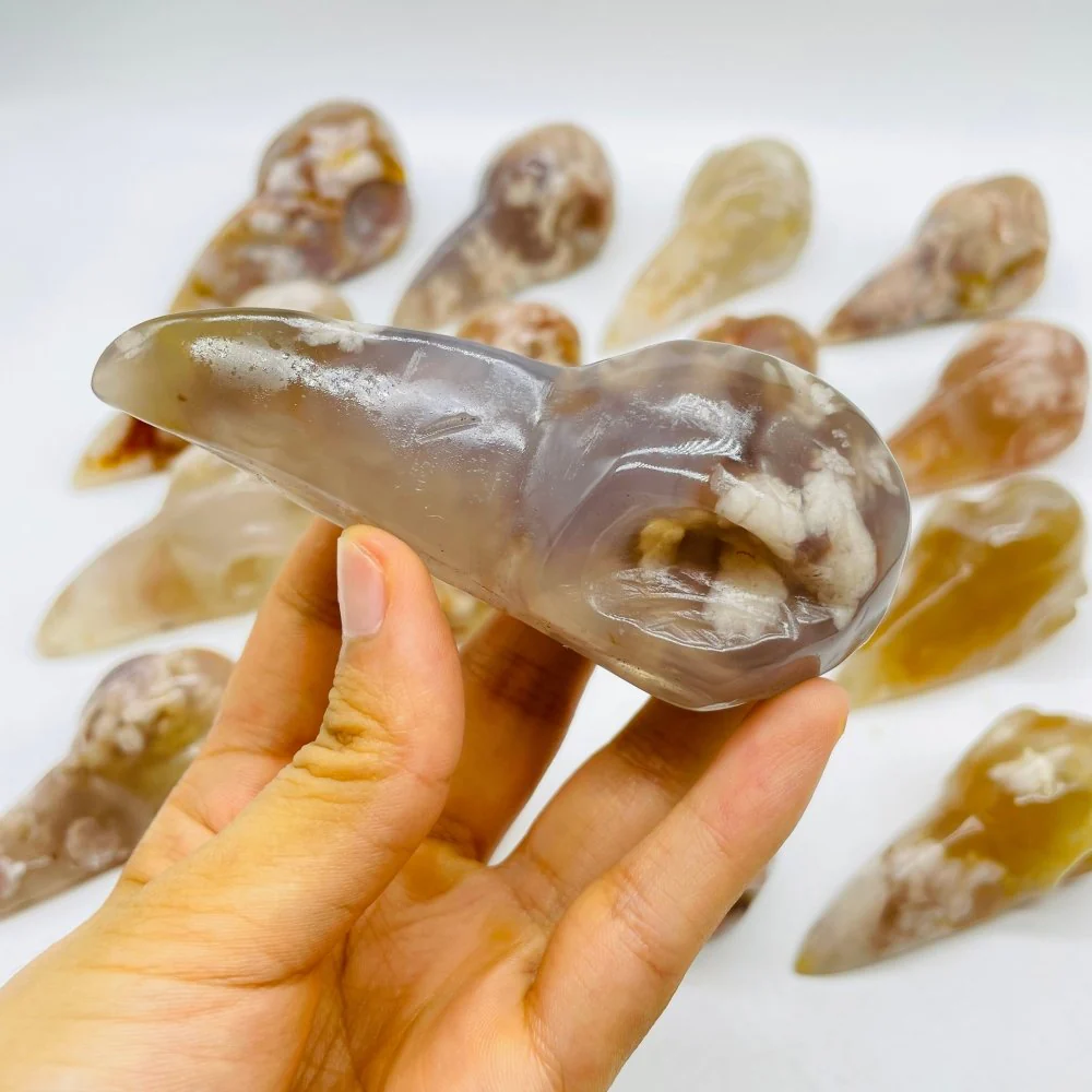 16 Pieces High Quality Sakura Agate Crow Skull Carving - Image 4