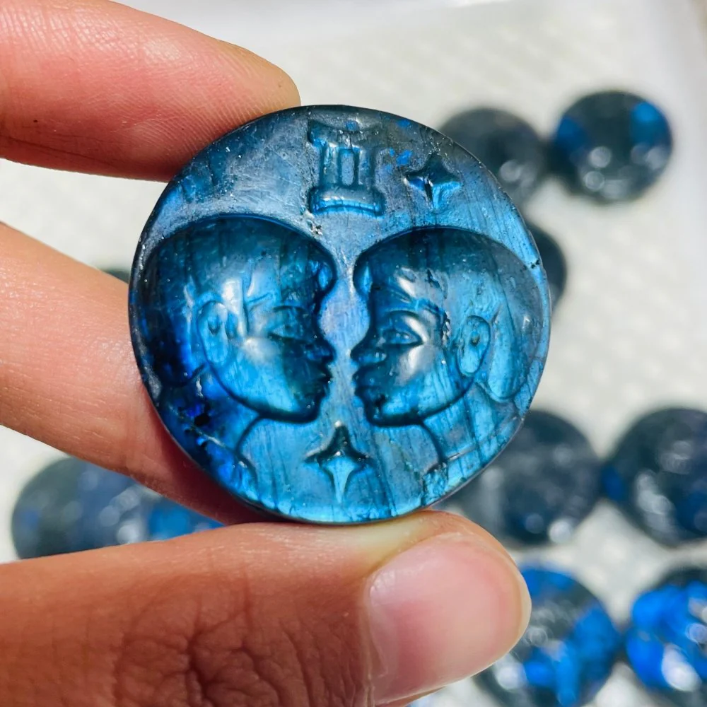 19 Pieces Labradorite Taurus & Gemini Carving - Image 2