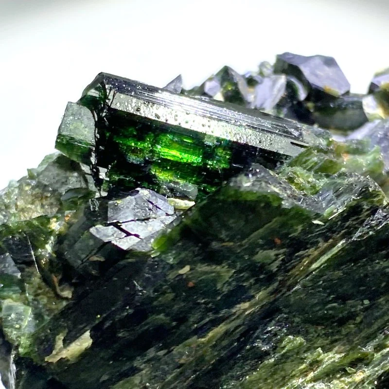 3 Pieces Raw Epidote Stone Specimen - Image 6