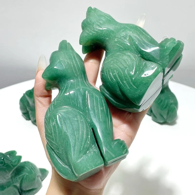 5 Pieces Green Aventurine Wolf Carving - Image 4