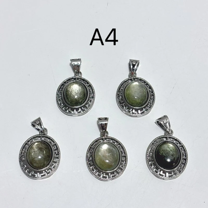 4 Types Green Mica Crystal Pendant Wholesale - Image 6