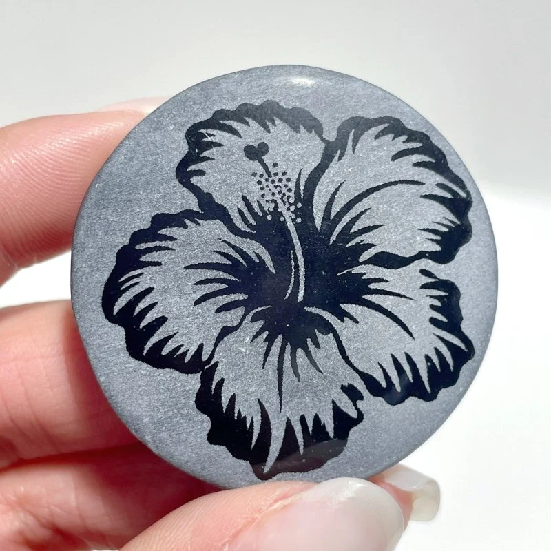 4cm Black Obsidian Hawaiian Flowers Engraved Round Slices DIY Wholesale - Image 4