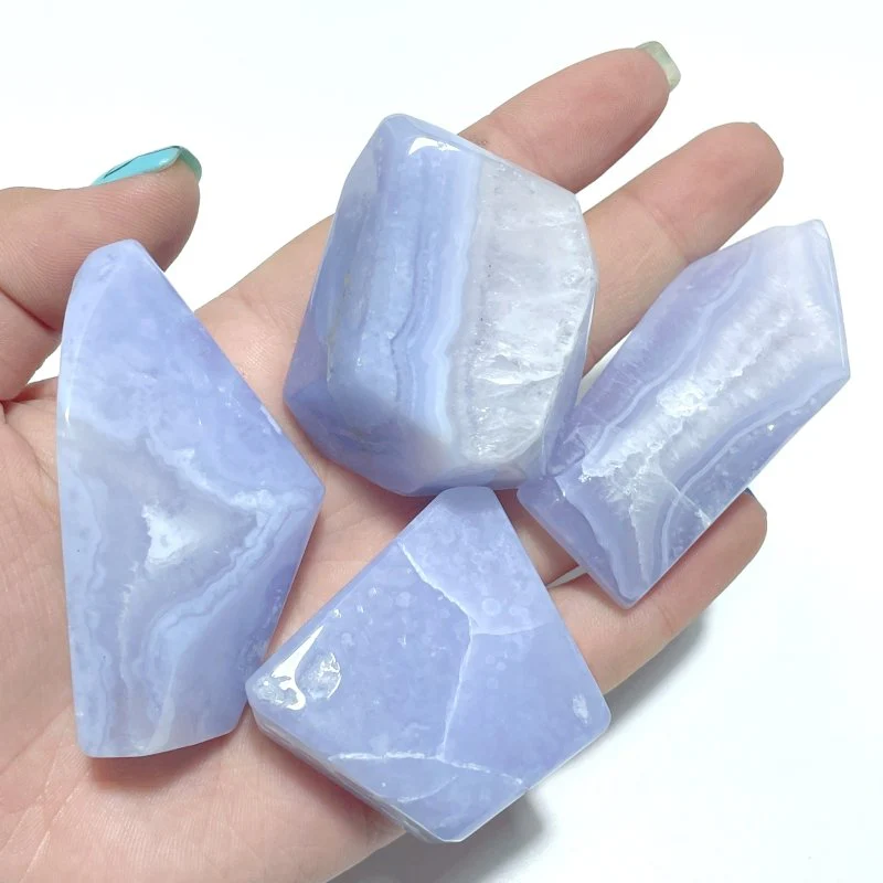 70 Pieces Blue Chalcedony Geode Free Form - Image 12