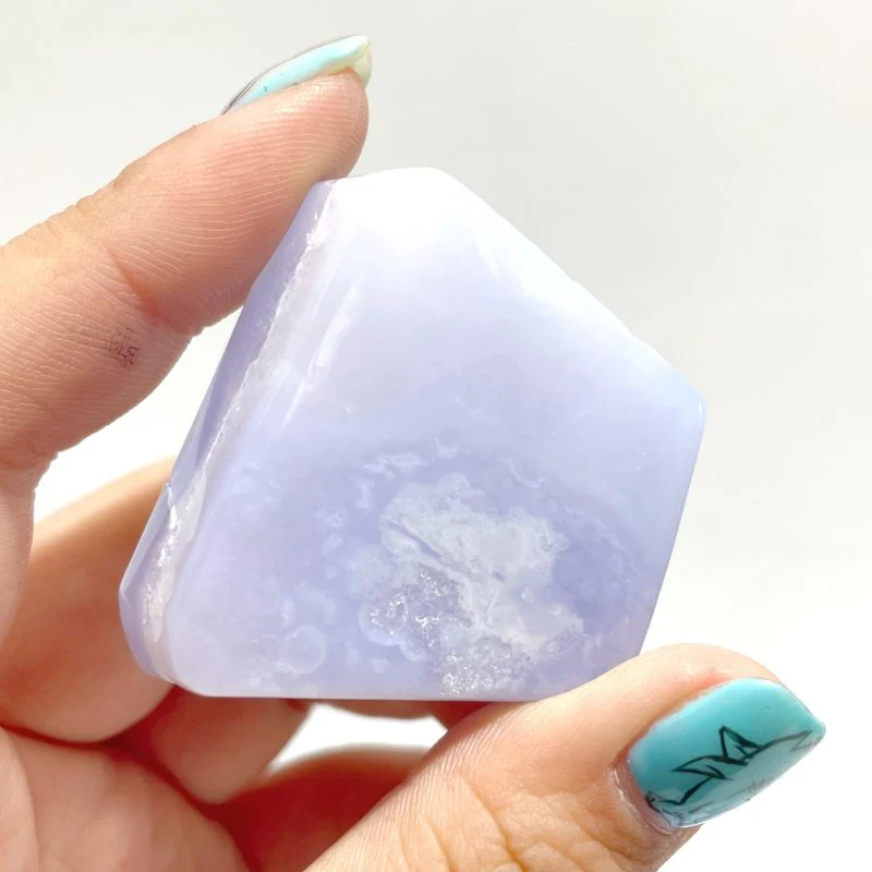 70 Pieces Blue Chalcedony Geode Free Form - Image 7