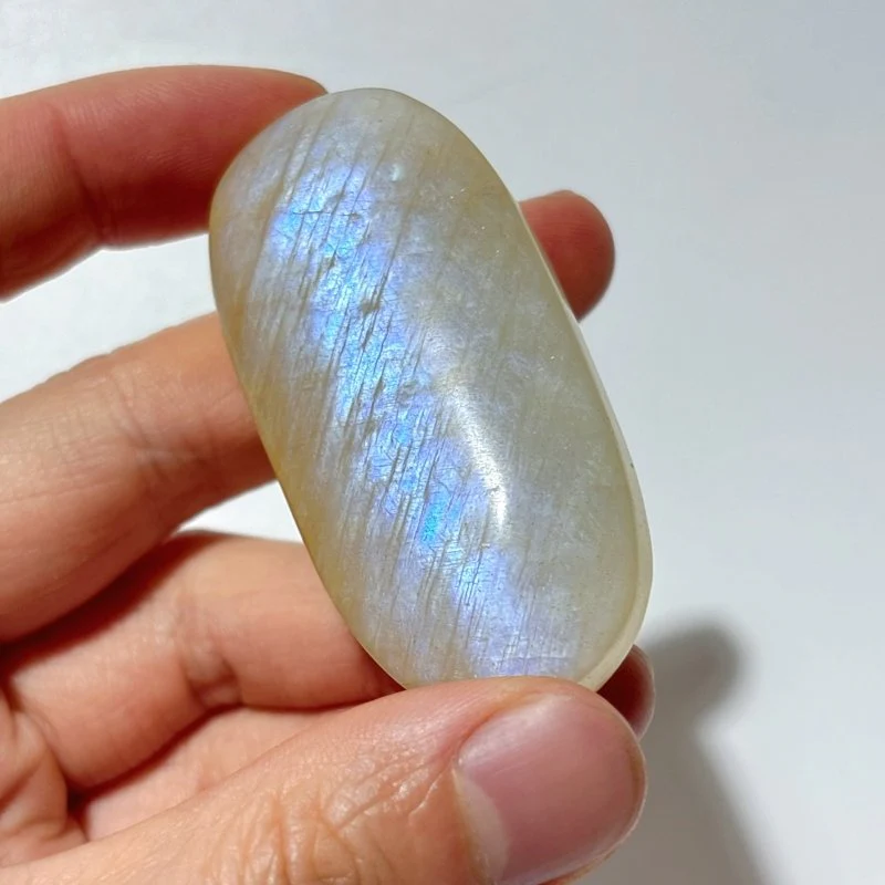 67 Pieces High Quality Small Blue Moonstone Palm - Image 2