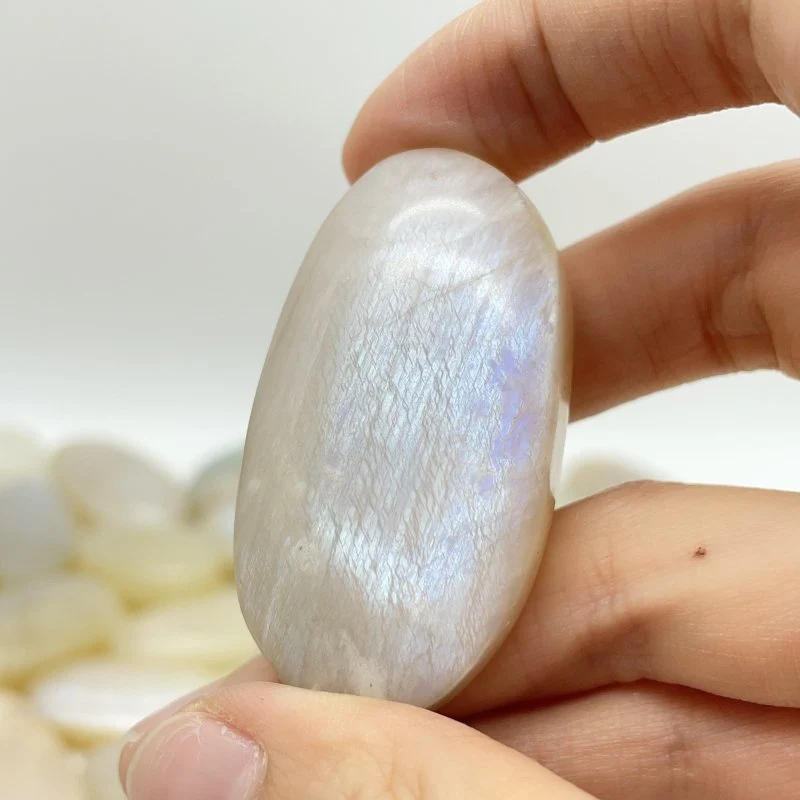 67 Pieces High Quality Small Blue Moonstone Palm - Image 8