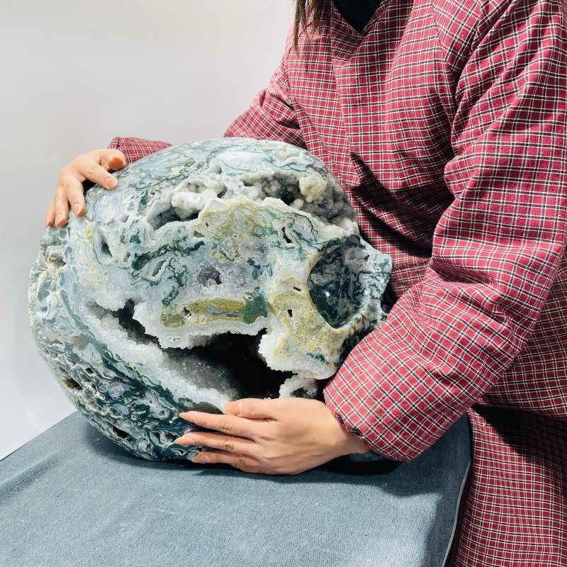 71.8kg Very Large Geode Druzy Moss Agate Skull Carving 20Inch - Image 2