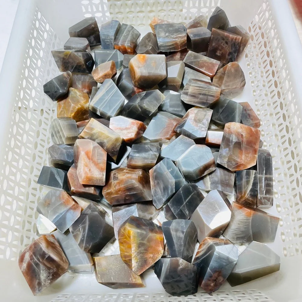 90 Pieces Black Rainbow Sun Stone With Hematite Free Form - Image 5