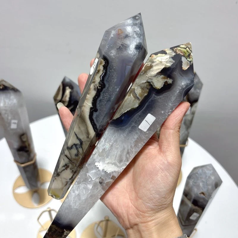 8 Pieces Fluorescent Volcanic Agate Scepter Wand with Stand (UV-Reactive) - Image 4