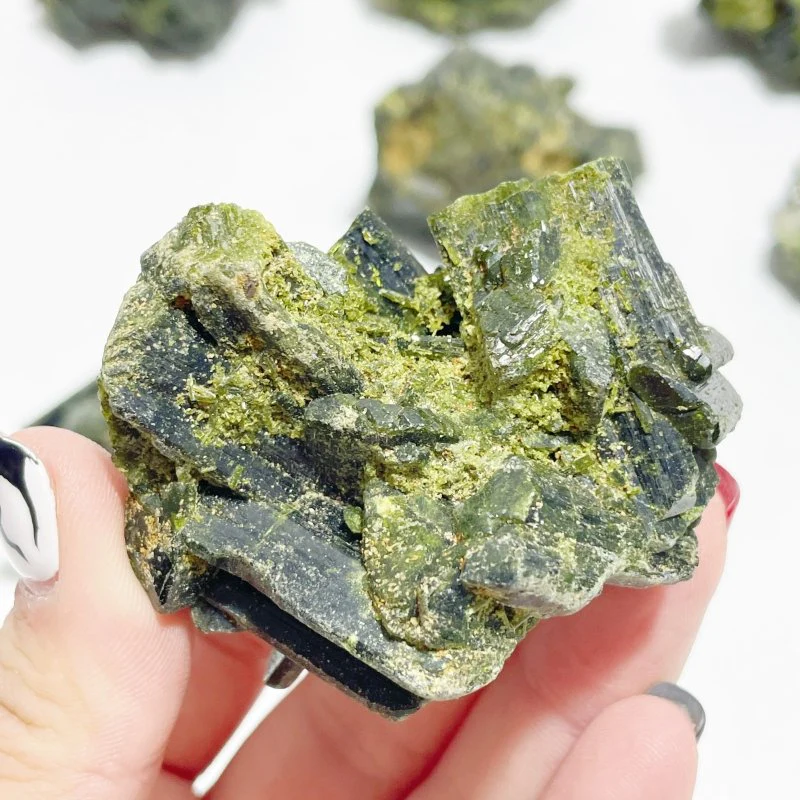 9 Pieces 1.44kg Beautiful Green Tourmaline Specimen - Image 4