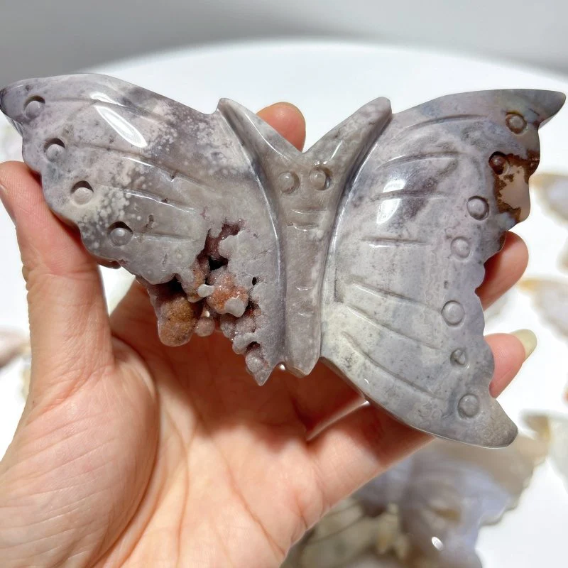 15 Pieces Beautiful Agate Butterfly Carving - Image 5