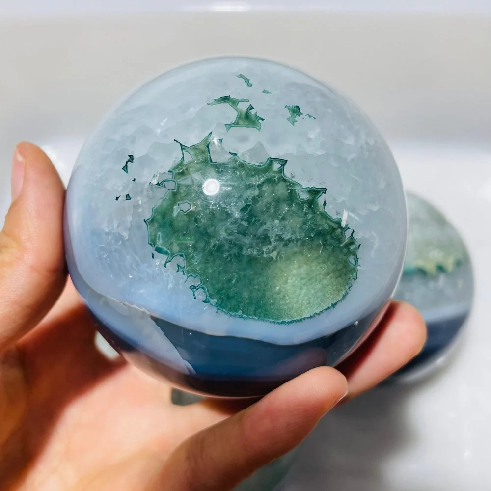 3 Pieces Unique Green Agate Spheres - Image 2