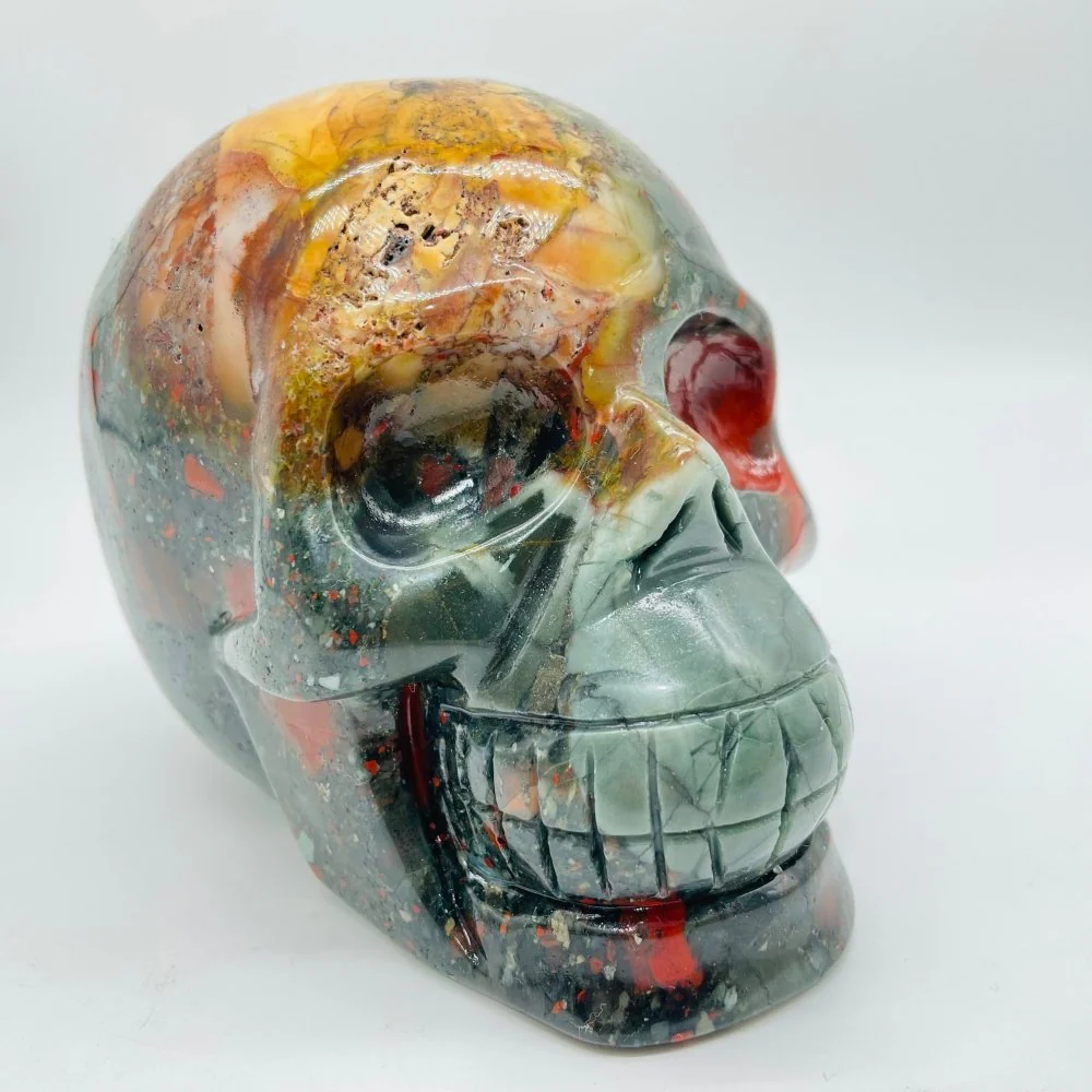 Beautiful Africa Blood Skull Carving - Image 3