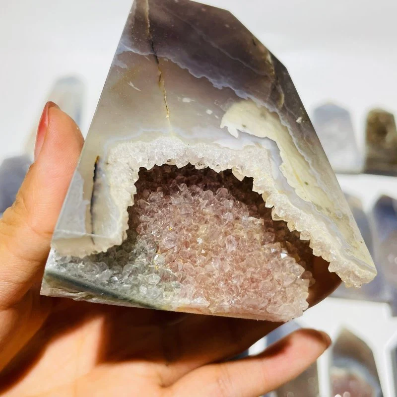 21 Pieces Beautiful Large Agate Geode Druzy Four-Sided Points - Image 5