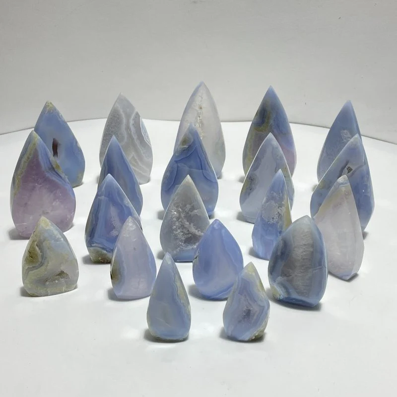 20 Pieces Beautiful Blue Chalcedony Arrow Head Shape - Image 3