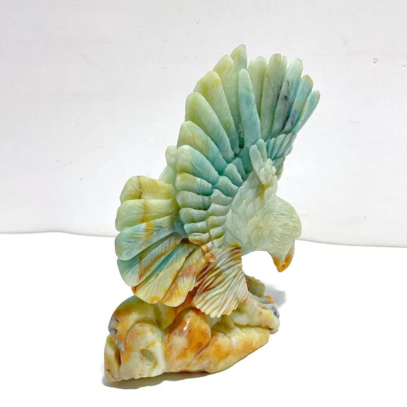 Beautiful Caribbean Calcite Eagle Carving - Image 2
