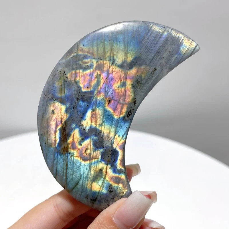 15 Pieces Beautiful Labradorite Moon Carving - Image 5