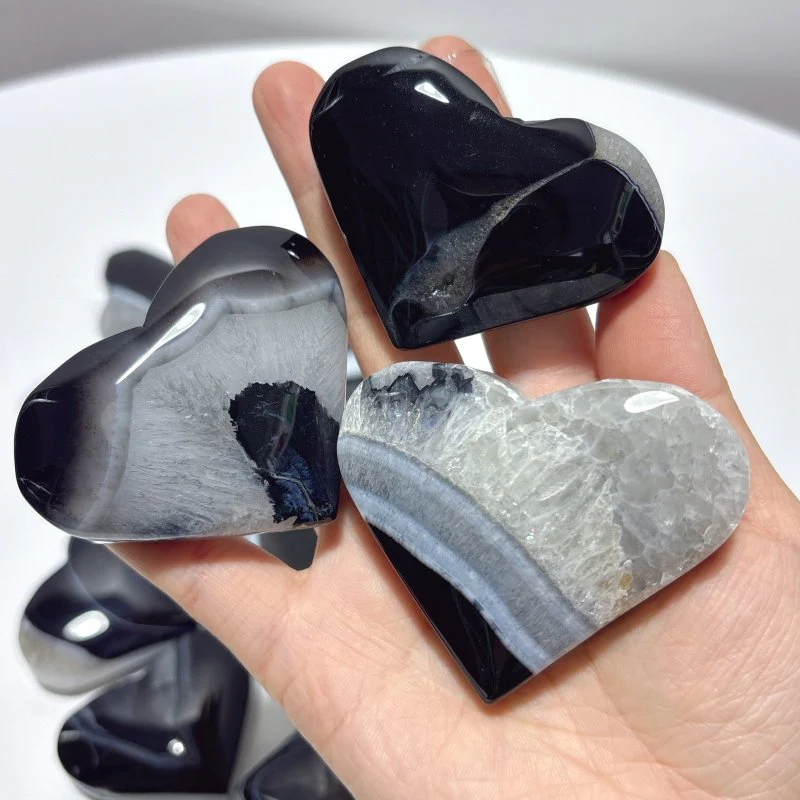 Black Stripe Agate Mixed Quartz Heart Wholesale - Image 4