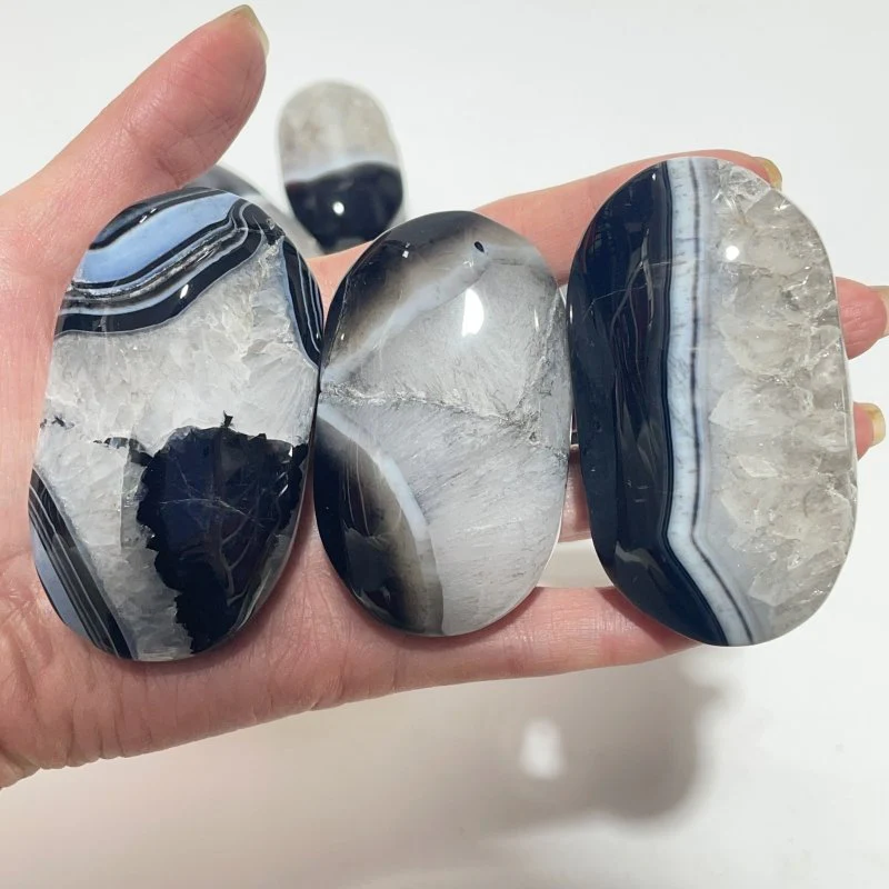 Black Stripe Agate Mixed Quartz Palm Wholesale Clearance - Image 3