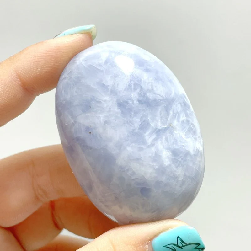 Blue Calcite Palm Wholesale 4.5-7cm/3-5cm - Image 4