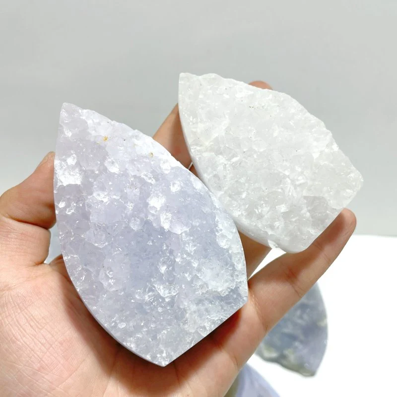 21 Pieces Blue Chalcedony Arrow Head Shape - Image 9