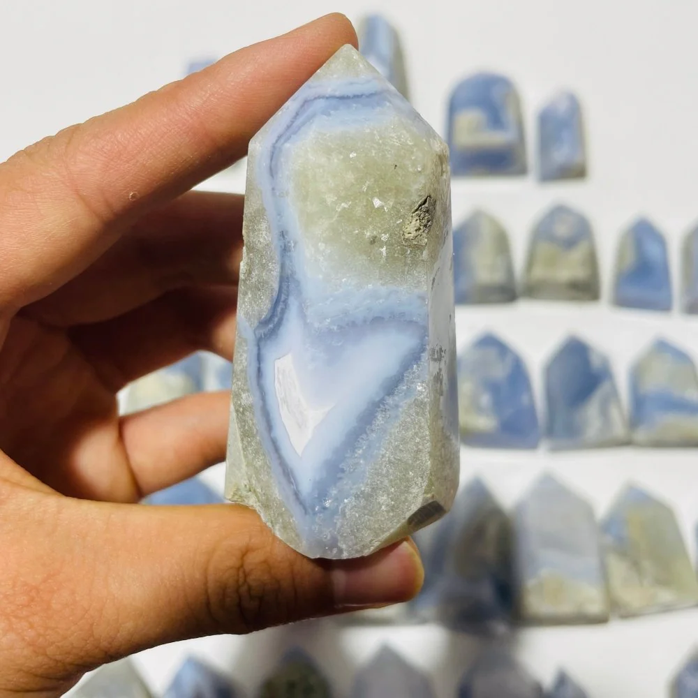48 Pieces Blue Chalcedony Points - Image 3