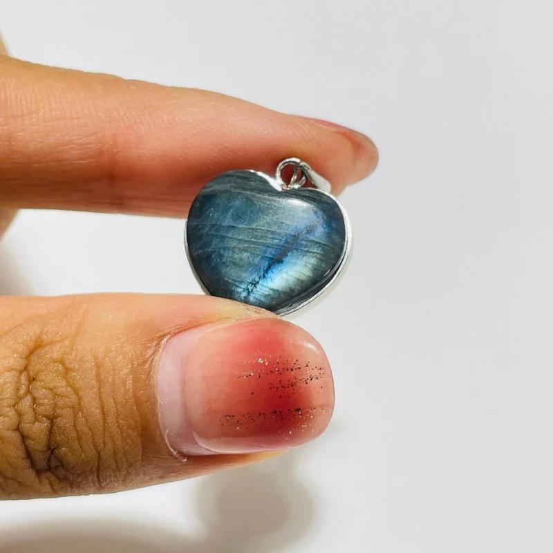 Blue Labradorite Heart Pendant Wholesale - Image 2