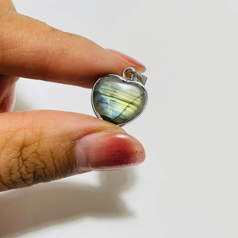 Blue Labradorite Heart Pendant Wholesale - Image 3
