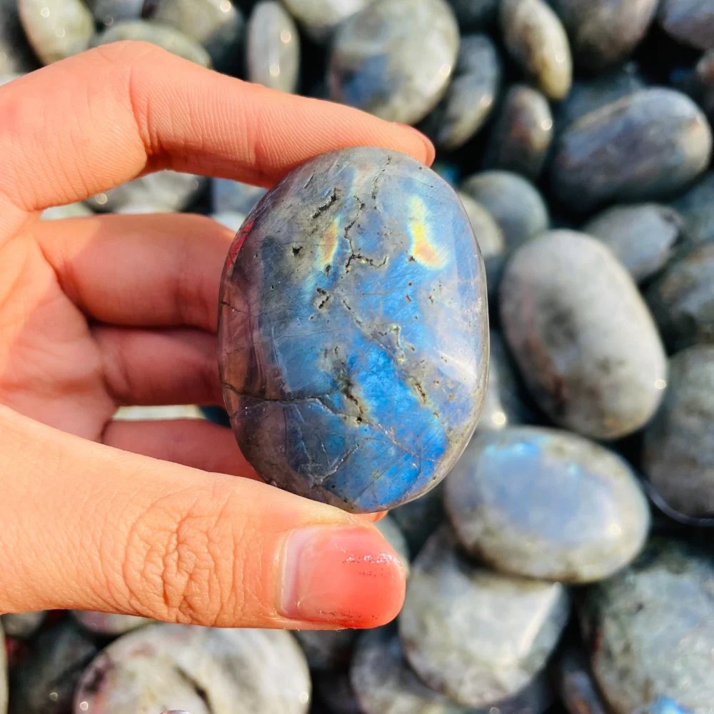 Blue&Yellow Labradorite Palm Wholesale - Image 4