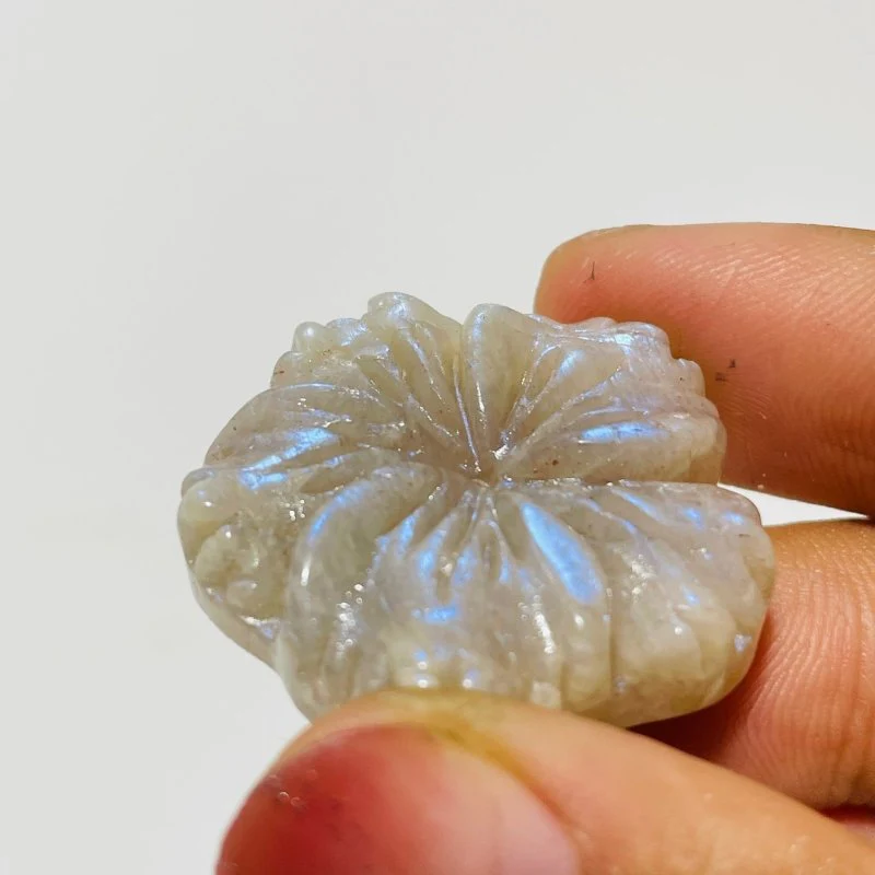 18 Pieces Moonstone Mixed Sunstone Flower Carving - Image 6