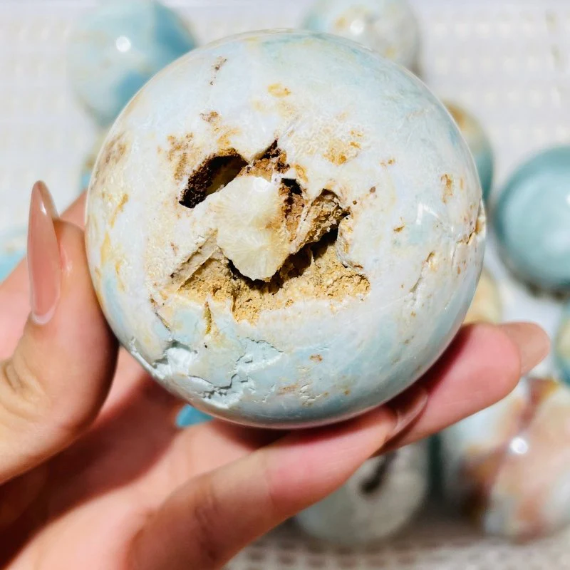 15 Pieces Caribbean Calcite Spheres - Image 4