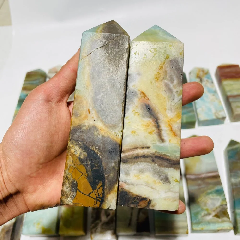 18 Pieces Caribbean Calcite Four-Sided Points - Image 5