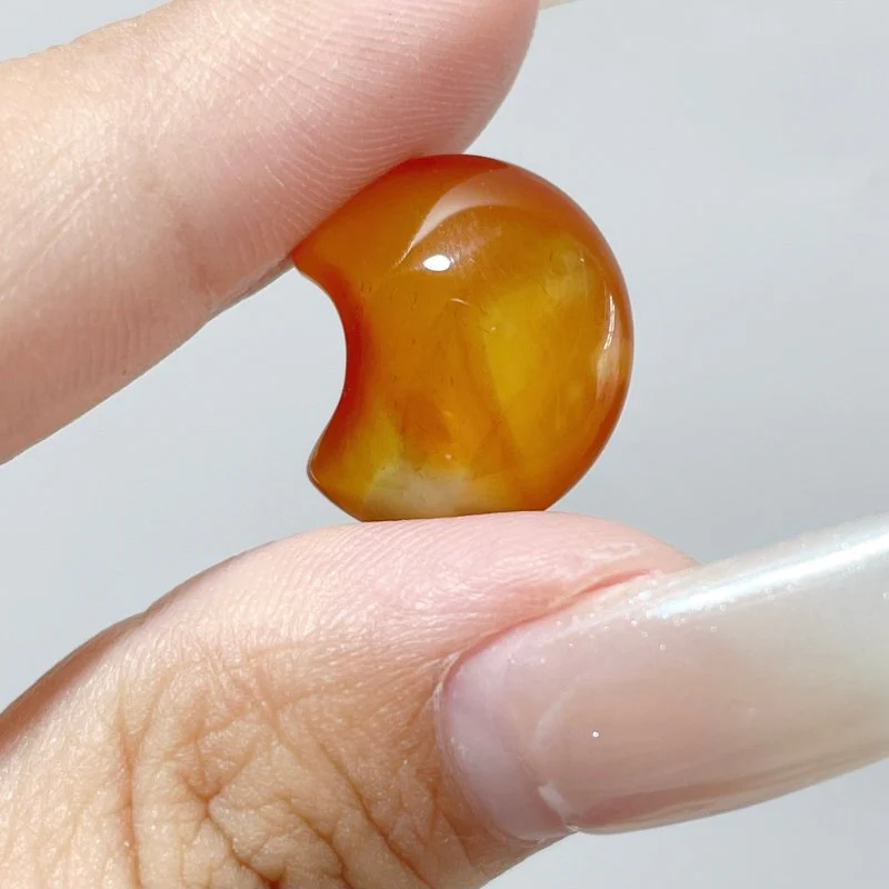 1.5cm Carnelian Mini Moon Diy Crystals Wholesale - Image 3