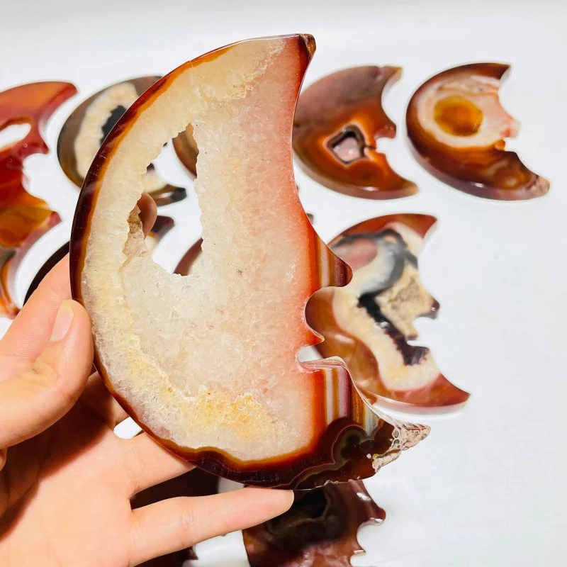 12 Pieces Large Carnelian Moon Face Carving - Image 3