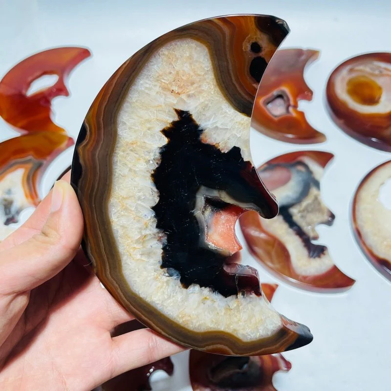 12 Pieces Large Carnelian Moon Face Carving - Image 5