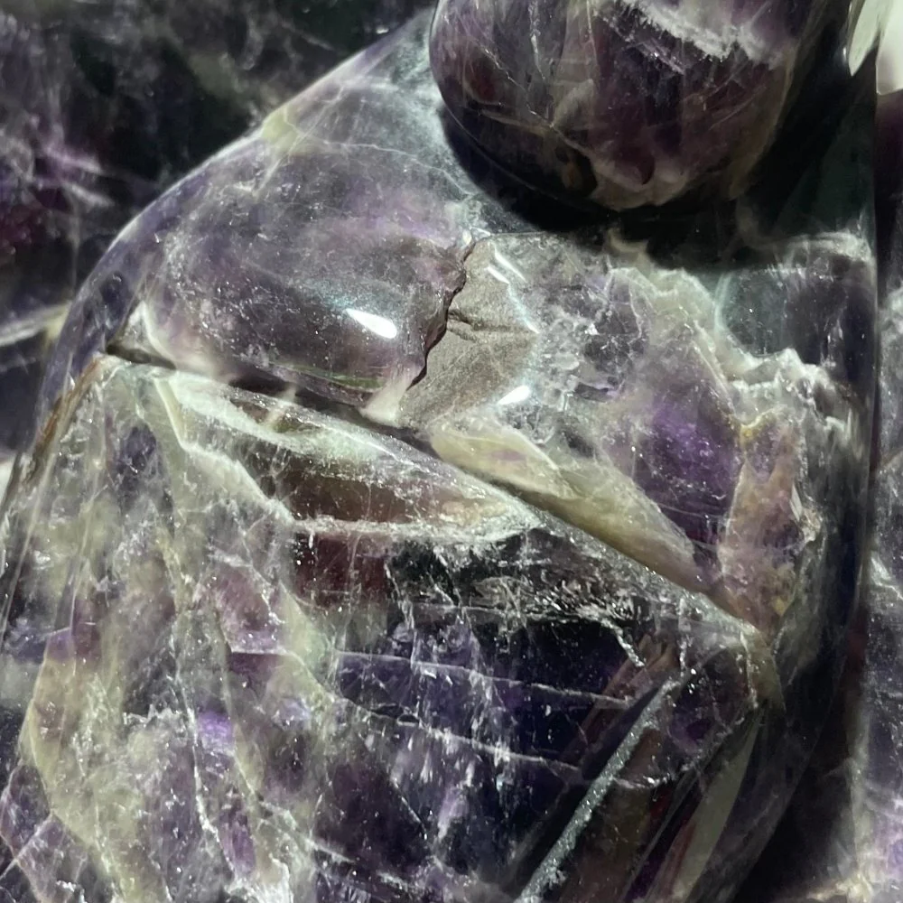 2 Pieces Large Chevron Amethyst Angel Carving(with natural crack) - Image 6