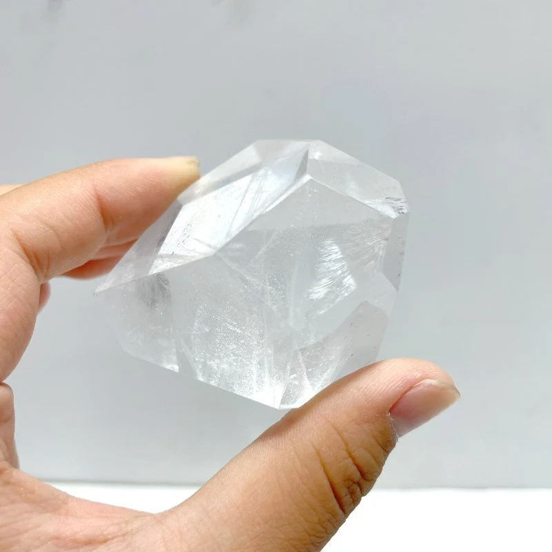 28 Pieces Clear Quartz Free Form - Image 3