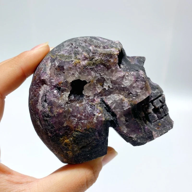 8 Pieces Purple Fluorite Skull Carving - Image 4