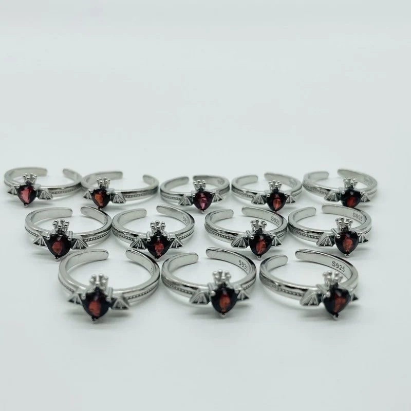 Garnet Cut Faceted Heart Ring Bat Crown Wholesale - Image 3