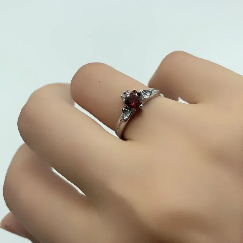 Garnet Cut Faceted Heart Ring Bat Crown Wholesale - Image 5