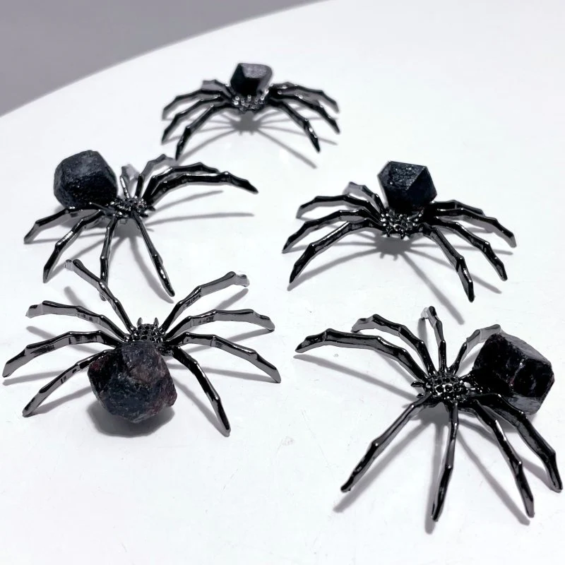 Garnet Raw Spider Ornament Handmade Alloy Spider Wholesale - Image 3
