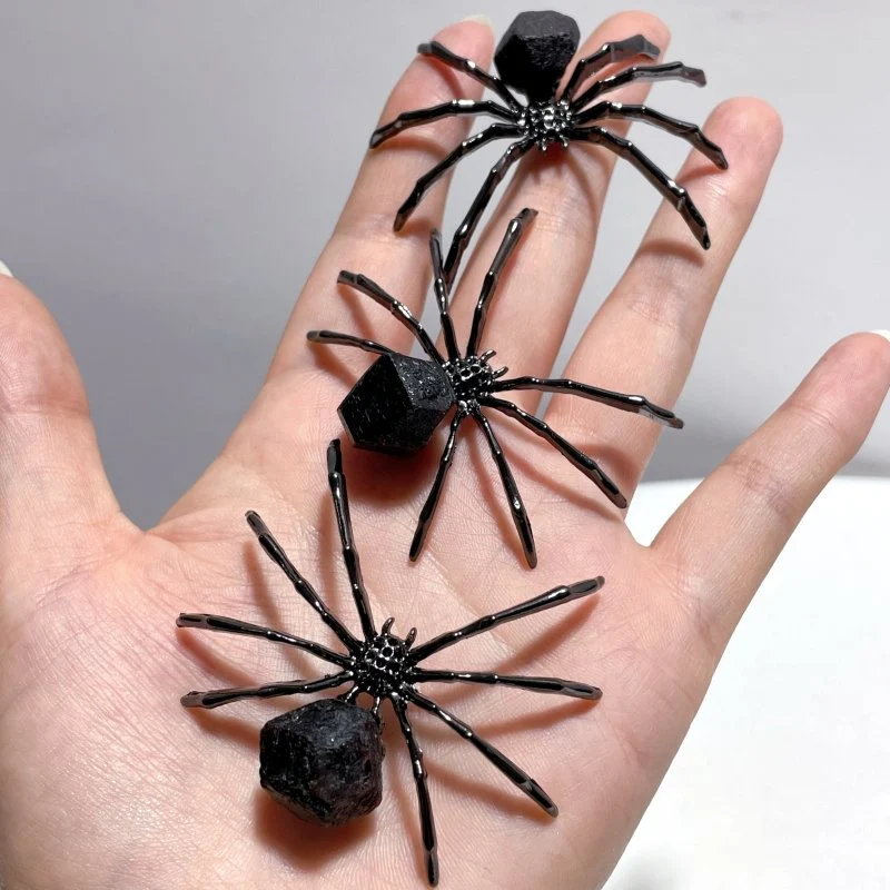 Garnet Raw Spider Ornament Handmade Alloy Spider Wholesale - Image 4