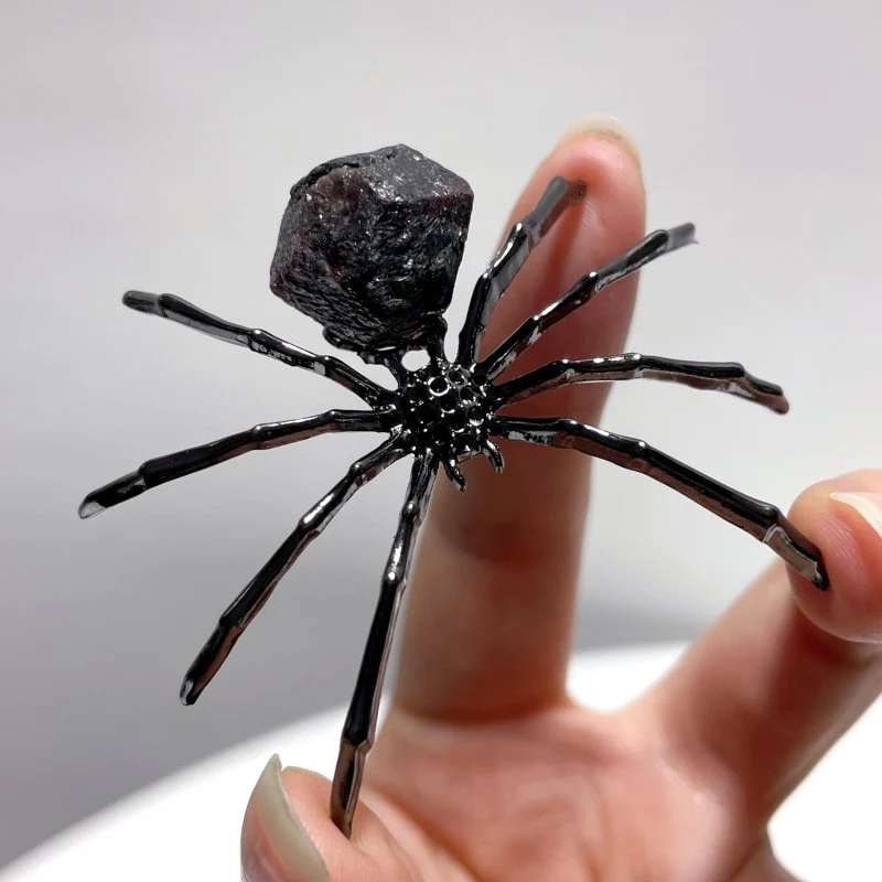 Garnet Raw Spider Ornament Handmade Alloy Spider Wholesale - Image 7