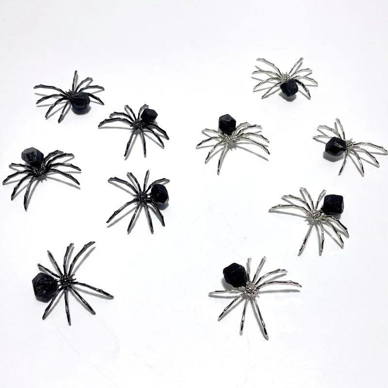 Garnet Raw Spider Ornament Handmade Alloy Spider Wholesale - Image 8